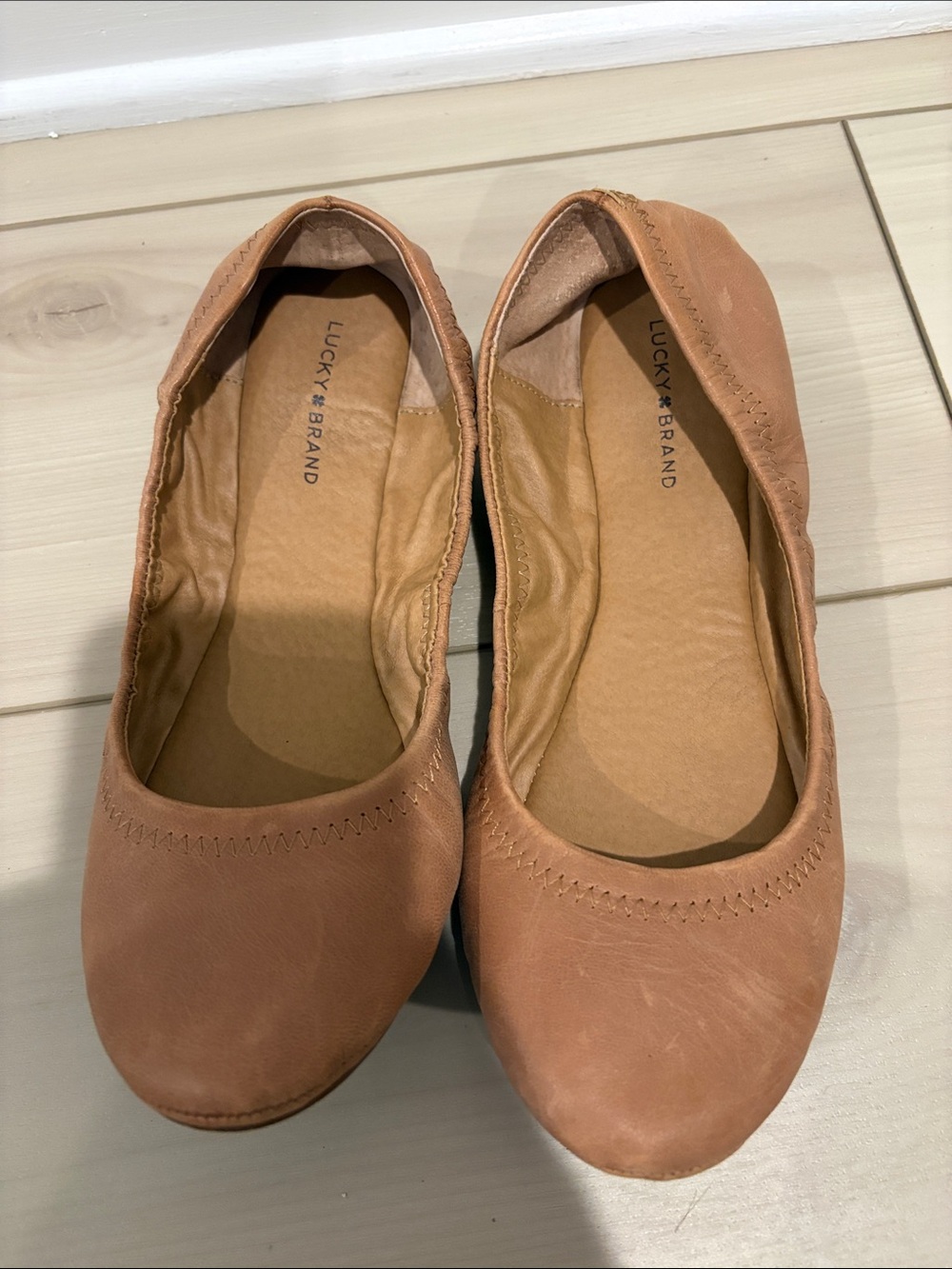 Lucky Brand Women's Cognac Ballet Flats - Picture 1 of 3